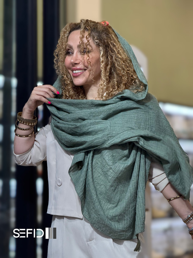 شال نخی منگوله دار