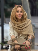 شال نخی منگوله دار
